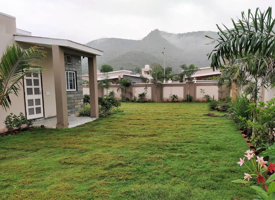 Nine Hill Villa - 2Bhk Private Villa With Pool Udaipur Extérieur photo
